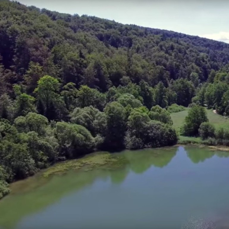 Flug über den Lac Lucelle