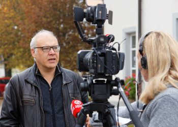 R. Grünblatt beim Interview mit Canal Alpha